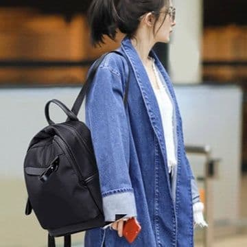 リュックサック 軽量ナイロン素材のシンプルデイリーリュックサック